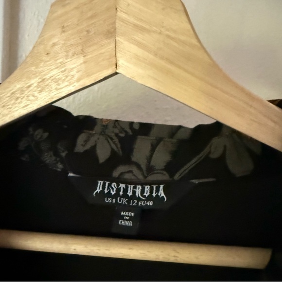 Disturbia black rose floral short sleeve viscose button up belted midi dress - Picture 8 of 9